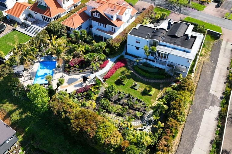 Photo of property in 27 Palmer Crescent, Mission Bay, Auckland, 1071