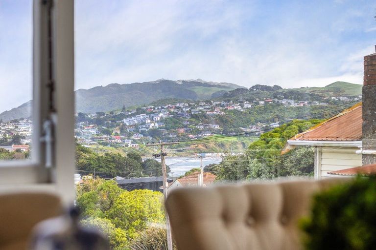 Photo of property in 38 Whanake Street, Titahi Bay, Porirua, 5022