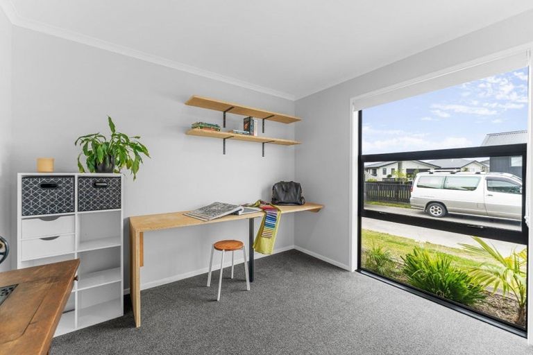 Photo of property in 4 Navy Lane, Papamoa, 3118