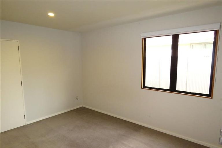 Photo of property in 26 Oakford Close, Riccarton, Christchurch, 8011