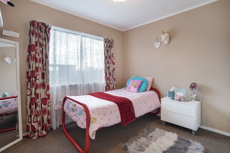 Photo of property in 11 Rata Street, Tokomaru, Palmerston North, 4474