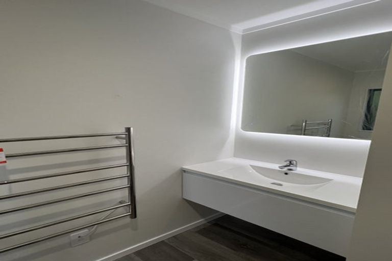 Photo of property in 53 Blakeborough Drive, Forrest Hill, Auckland, 0620