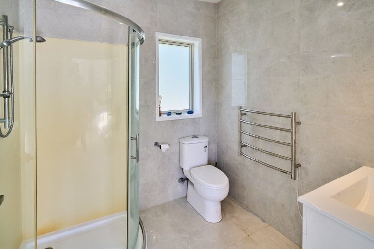 Photo of property in 74f Heretaunga Square, Silverstream, Upper Hutt, 5019