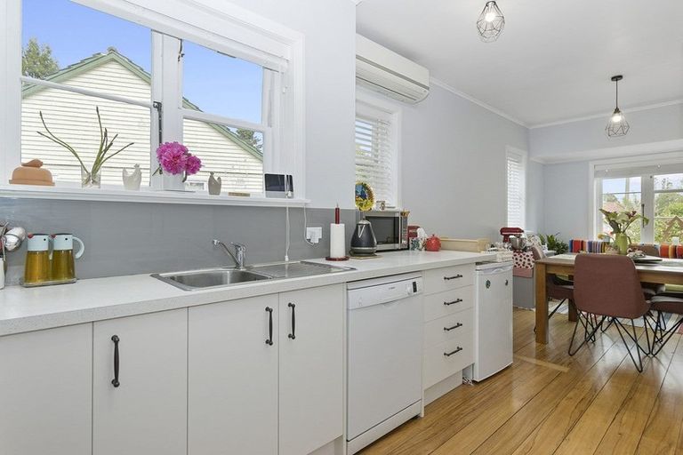 Photo of property in 24 Valley Terrace, Hamilton Central, Hamilton, 3204