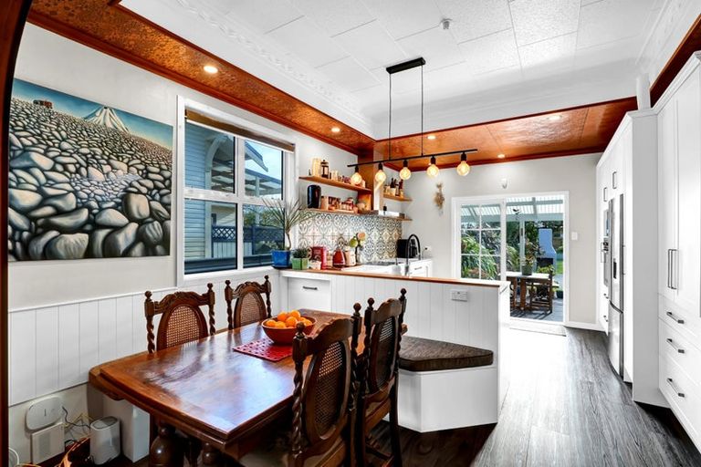 Photo of property in 79 Argyle Street, Hawera, 4610