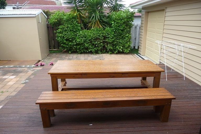 Photo of property in 2 Miraka Place, Birkenhead, Auckland, 0626