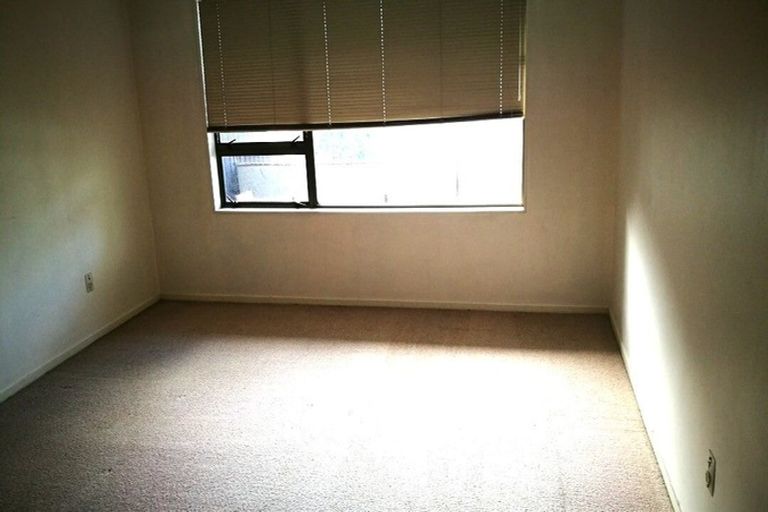 Photo of property in 4/320 Pakuranga Road, Pakuranga Heights, Auckland, 2010