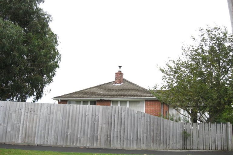 Photo of property in 37 Paddington Street, Northcote, Christchurch, 8052