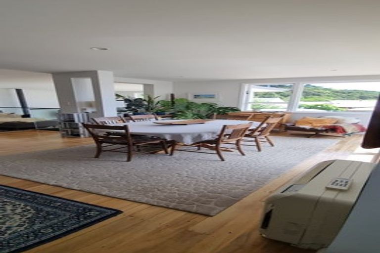 Photo of property in 16 Kaitawa Crescent, Paraparaumu, 5032