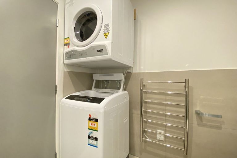 Photo of property in Wyndham Gardens Apartments, 30 Red Oaks Drive, Frankton, Queenstown, 9300