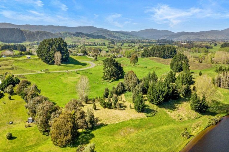 Photo of property in 253 Taylors Road, Otaki, 5583