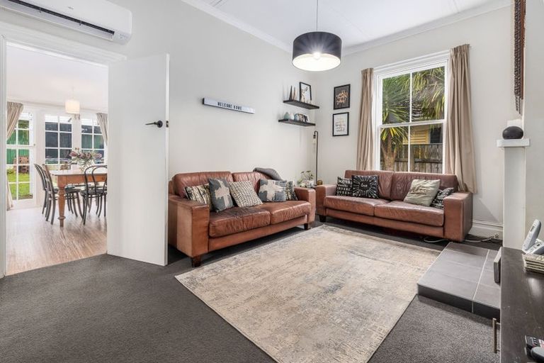 Photo of property in 30 Hinemoa Street, Paraparaumu, 5032