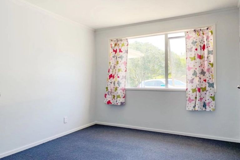 Photo of property in 25 Leo Street, Glen Eden, Auckland, 0602