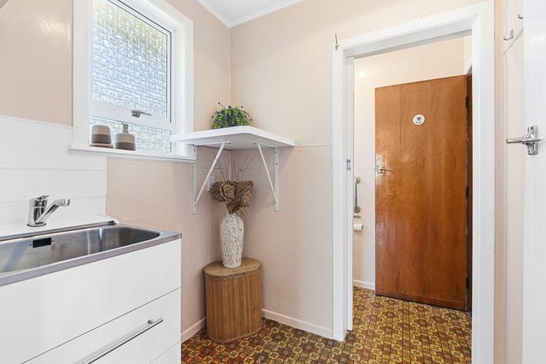 Photo of property in 19 Hume Street, Waitara, 4320