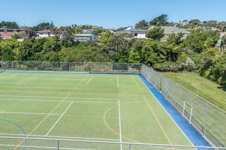 Photo of property in 2/46 Bracken Road, Paparangi, Wellington, 6037