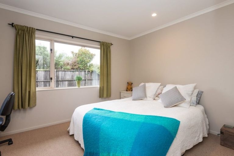 Photo of property in 51 Putake Drive, Parklands, Christchurch, 8083