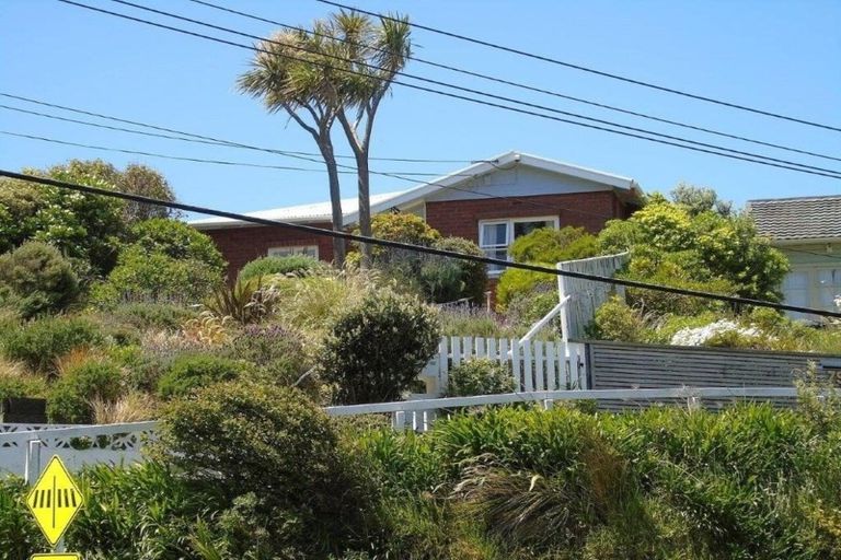 Photo of property in 77 Houghton Bay Road, Houghton Bay, Wellington, 6023