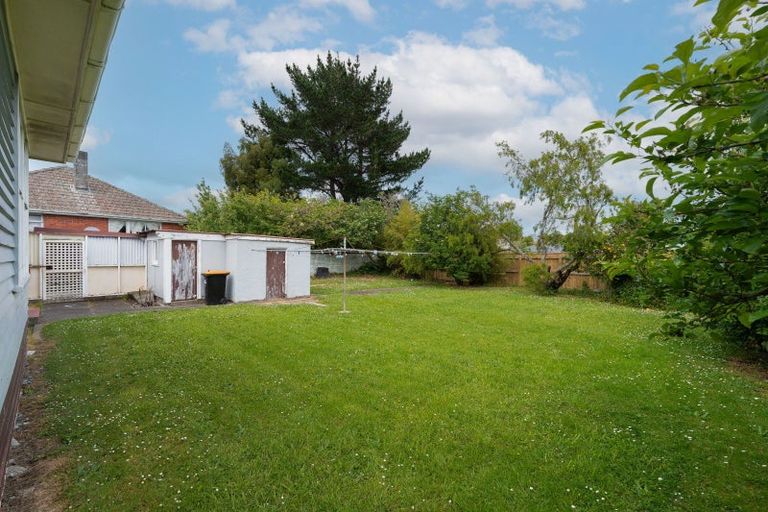 Photo of property in 21 Crewe Crescent, Hokowhitu, Palmerston North, 4410