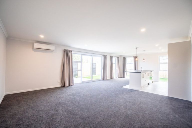 Photo of property in 42 Lombard Street, Palmerston North, 4410