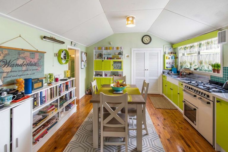 Photo of property in 67 Grey Street, Woodville, 4920