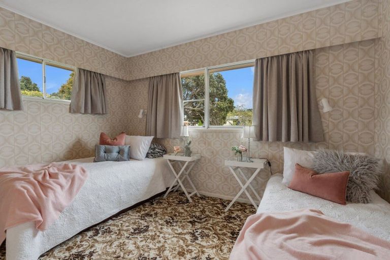 Photo of property in 3 Castleton Drive, Howick, Auckland, 2014