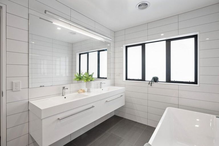 Photo of property in 83 Kotuku Drive, Paraparaumu Beach, Paraparaumu, 5032