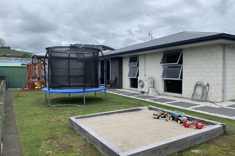 Photo of property in 10 Bryan Gallagher Place, Welcome Bay, Tauranga, 3175