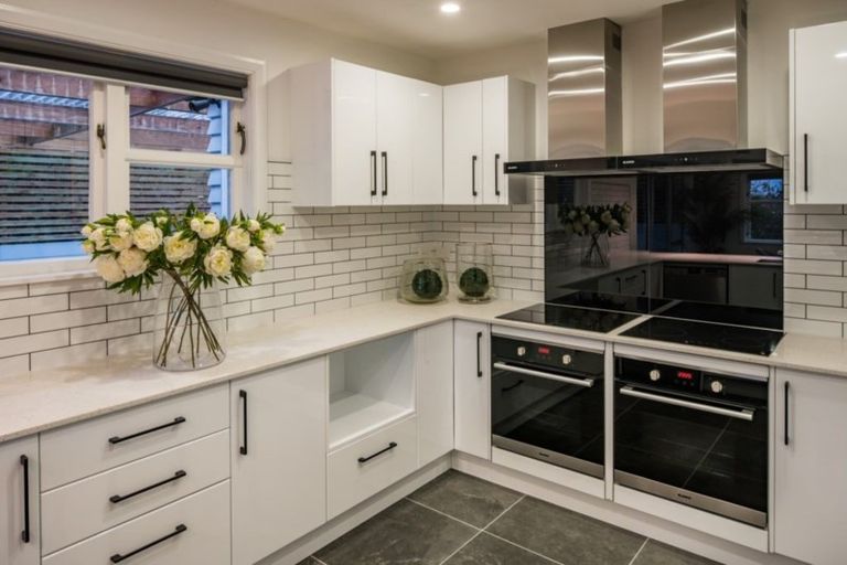 Photo of property in 69 Kahu Road, Paremata, Porirua, 5024