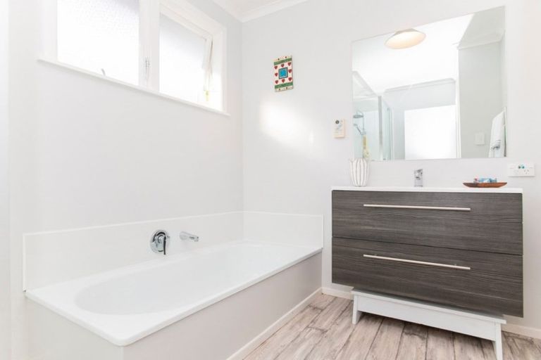 Photo of property in 143 Harris Street, Inner Kaiti, Gisborne, 4010