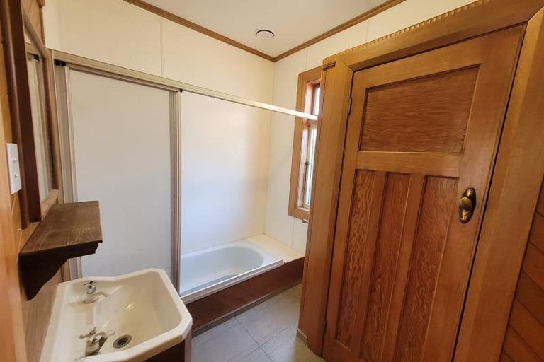 Photo of property in 210 Powderham Street, New Plymouth, 4310