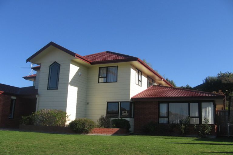 Photo of property in 14 Bowman Place, Whitby, Porirua, 5024