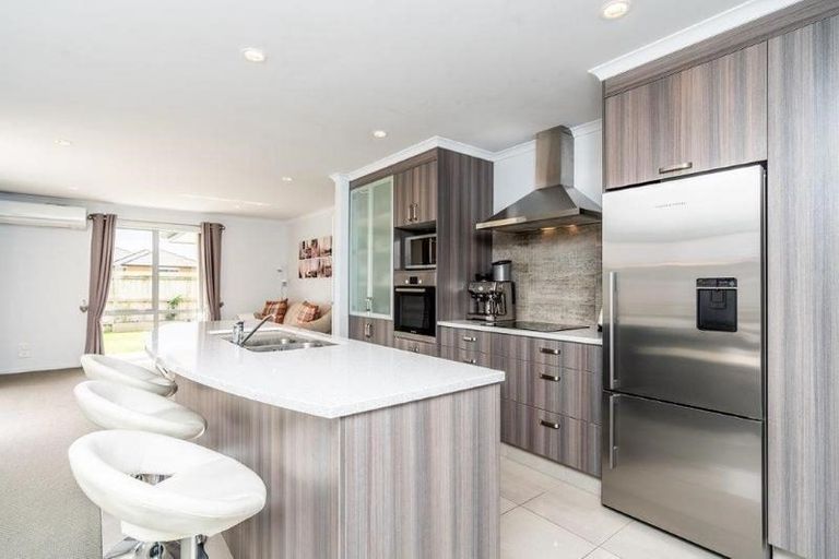 Photo of property in 45 Kowi Lakes Drive, One Tree Point, 0118