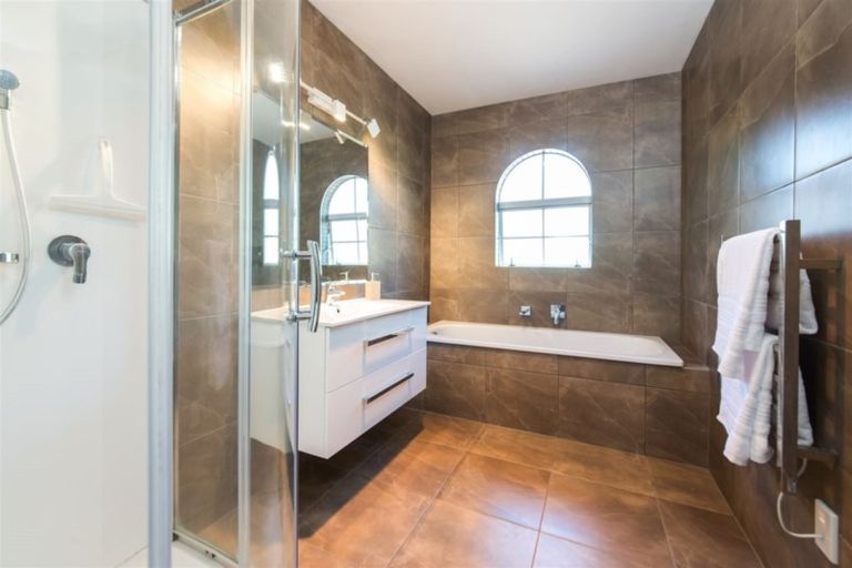 Photo of property in 24 Venus Place, Half Moon Bay, Auckland, 2012