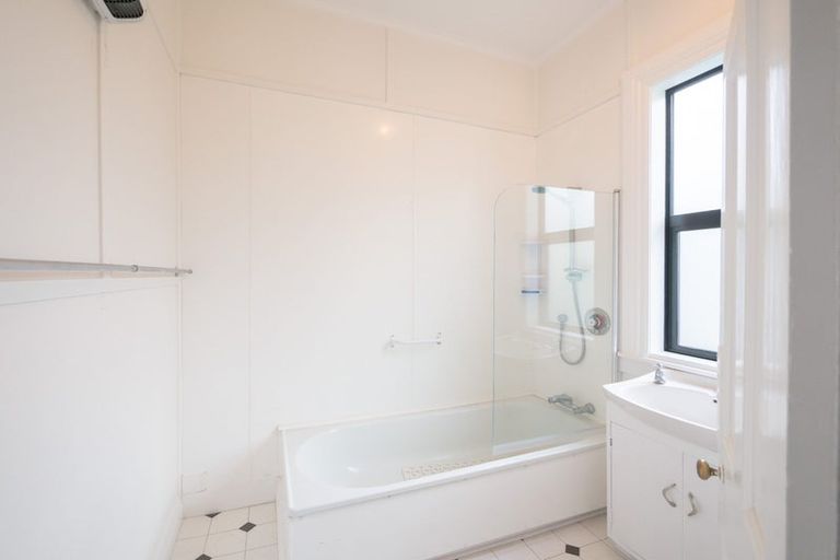 Photo of property in 265 Ravensbourne Road, Ravensbourne, Dunedin, 9022