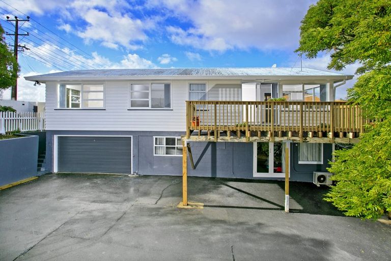 Photo of property in 1/223 Eskdale Road, Birkenhead, Auckland, 0626