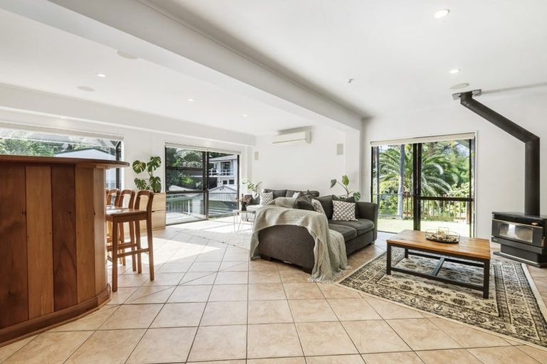 Photo of property in 2/74 Glamorgan Drive, Torbay, Auckland, 0630