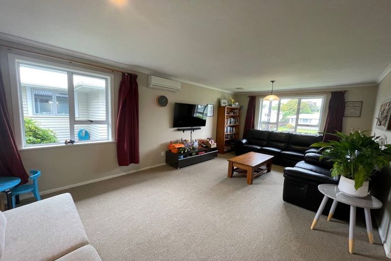 Photo of property in 74 Awanui Street, Merrilands, New Plymouth, 4312