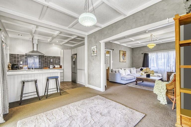 Photo of property in 190 Great South Road, Huntly, 3700