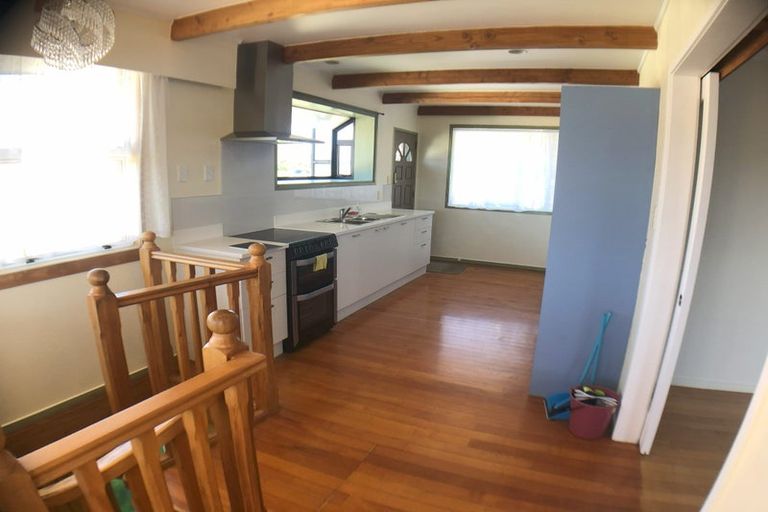 Photo of property in 61 Raleigh Road, Northcote, Auckland, 0627