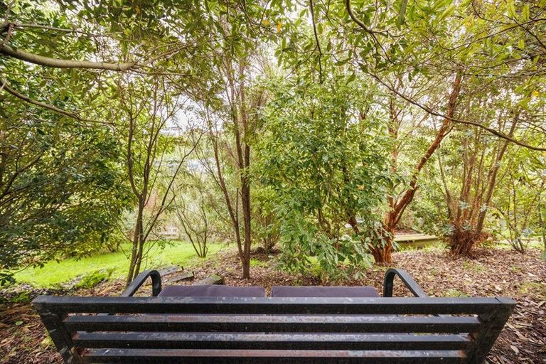 Photo of property in 7 Vaucluse Heights, Fitzherbert, Palmerston North, 4410