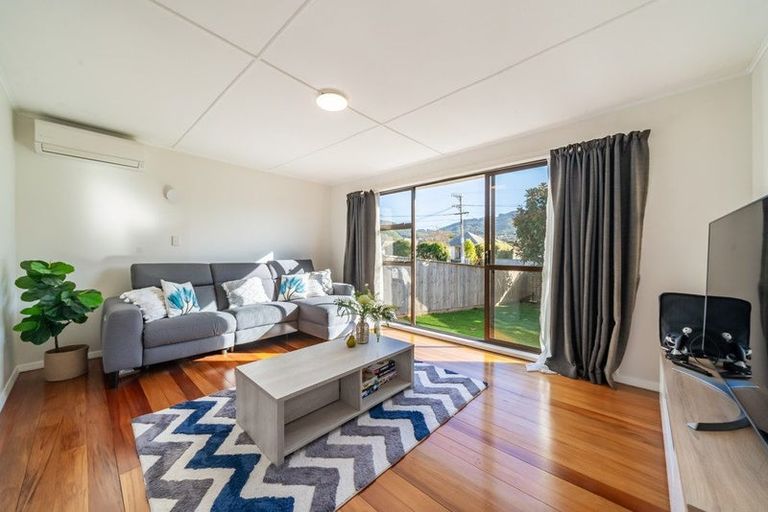 Photo of property in 19 Sheridan Crescent, Trentham, Upper Hutt, 5018