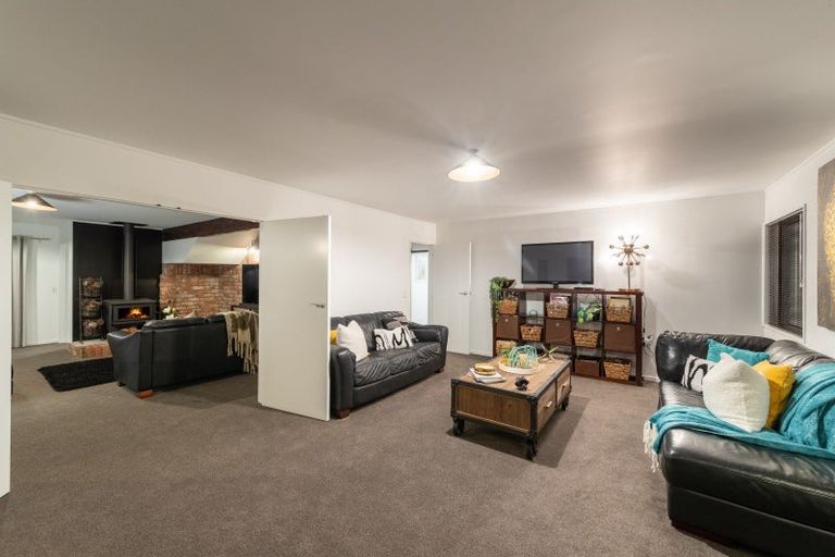Photo of property in 11 Johnswood Grove, Clouston Park, Upper Hutt, 5018