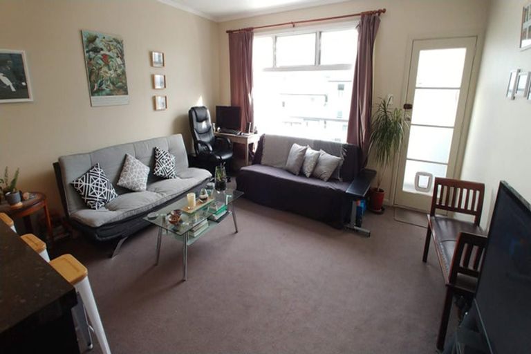Photo of property in 2/51 Austin Street, Mount Victoria, Wellington, 6011