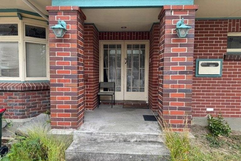 Photo of property in 44 Cambridge Terrace, Waiwhetu, Lower Hutt, 5010