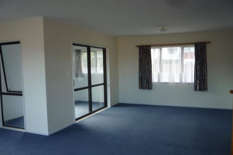 Photo of property in 73 Frobisher Street, Island Bay, Wellington, 6023