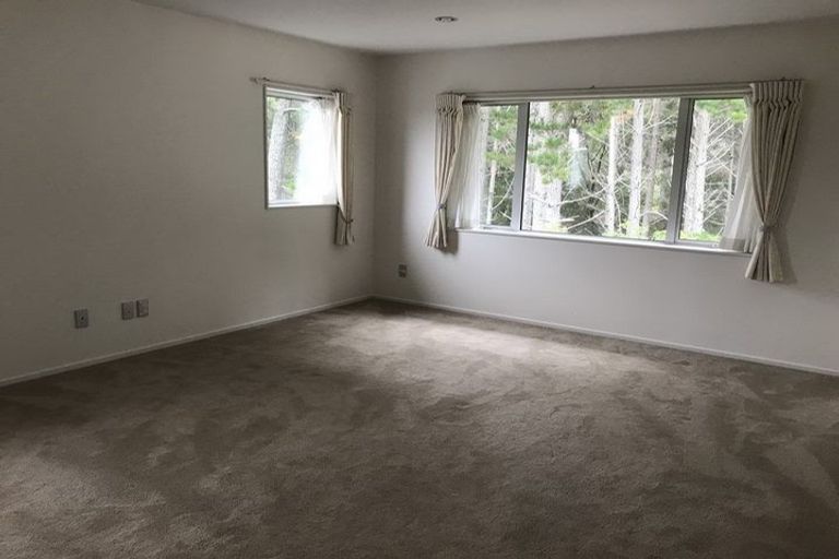 Photo of property in 60 Harrowglen Drive, Northcross, Auckland, 0630