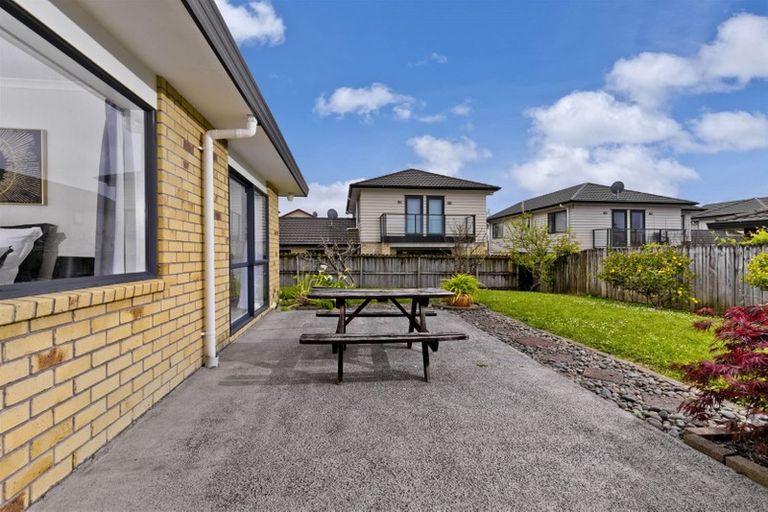 Photo of property in 7 Jeffery Reeve Crescent, Ranui, Auckland, 0612