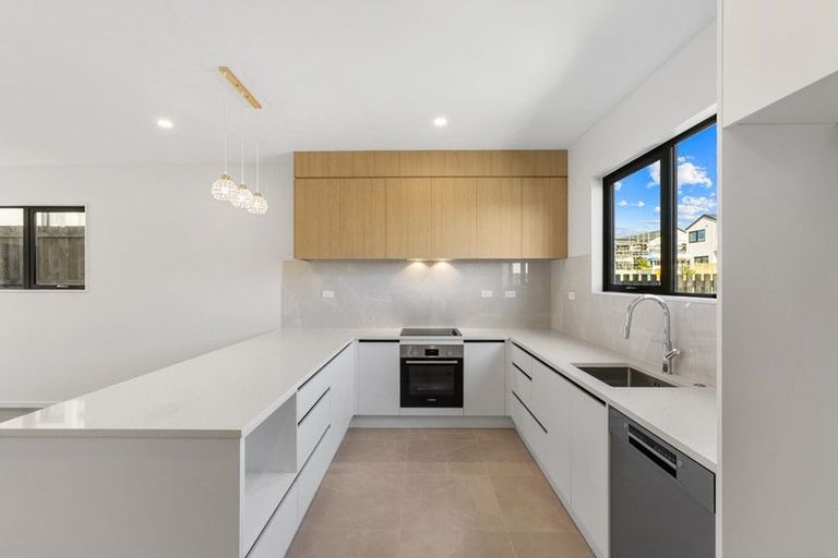 Photo of property in 179 Henwood Road, Westgate, 0814