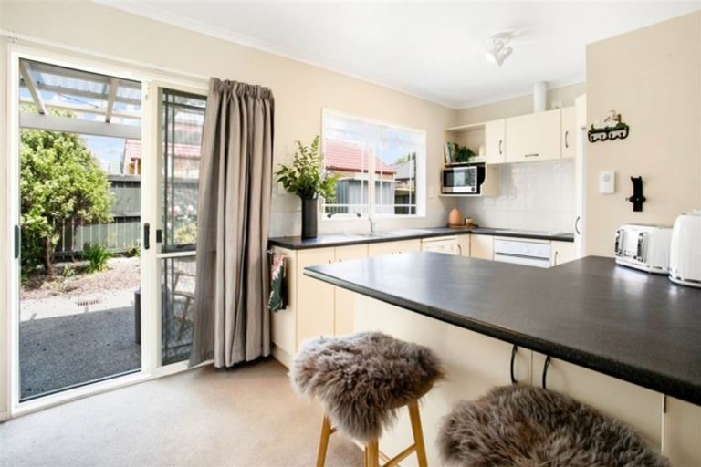 Photo of property in 21 Drummond Drive, Ranui, Auckland, 0612