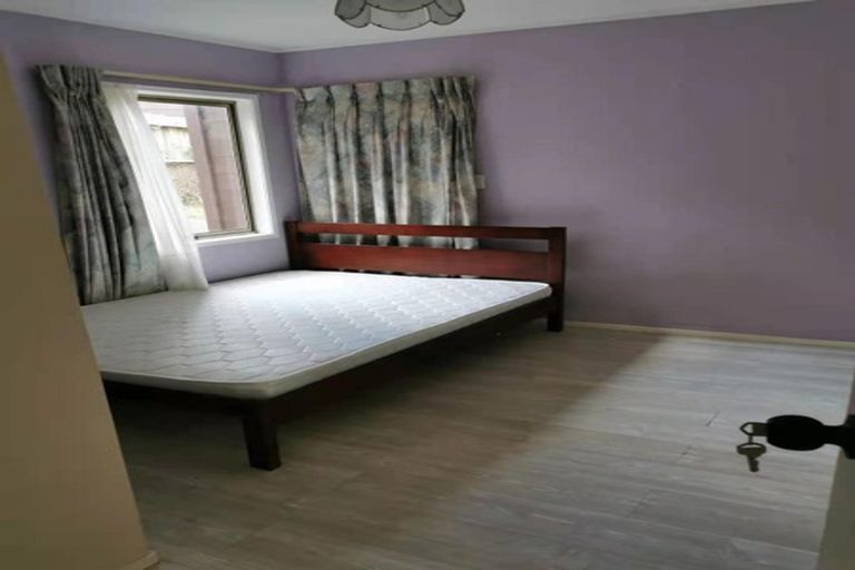 Photo of property in 46 Glen Vista Place, Bayview, Auckland, 0629